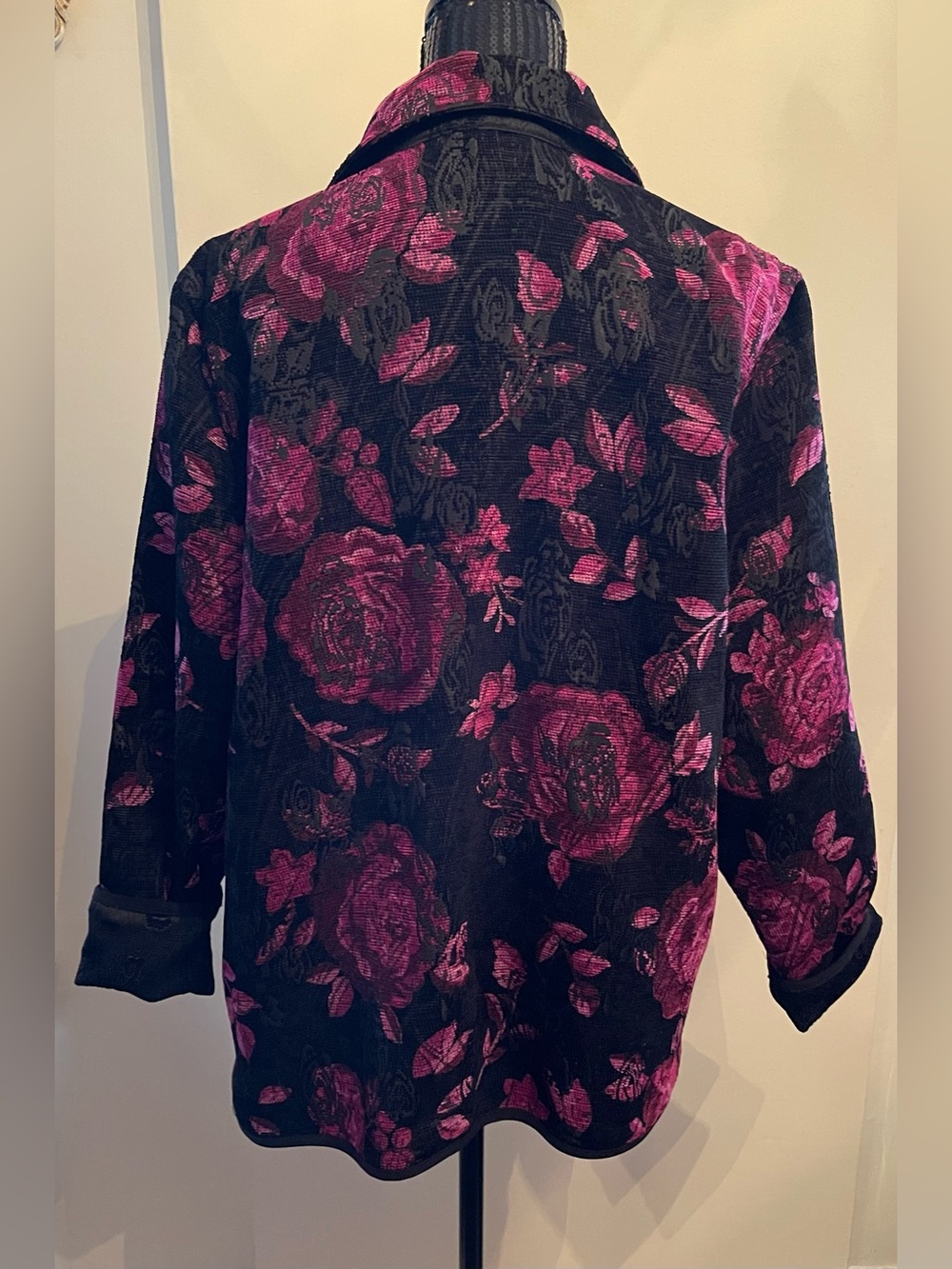 Black & Magenta Floral Button-Front Shirt /Jacket Revisable - Picture 4 of 10